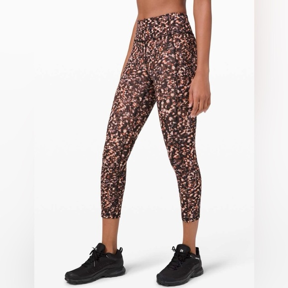 Lululemon Invigorate High Rise Crop 23" Leggings Size 2 - Picture 1 of 10